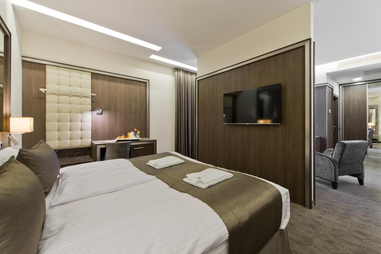 Congress Avenue Hotel Vilnius Exterior photo